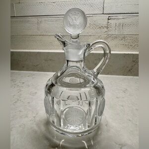 VINTAGE, FOSTORIA “COIN” CRYSTAL GLASS CRUET WITH STOPPER.